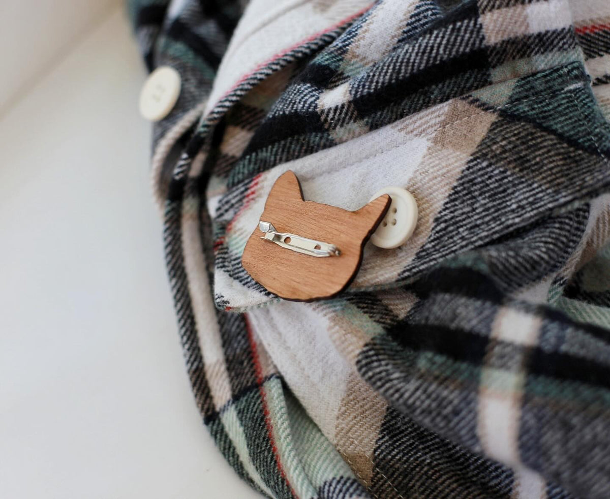 Custom Cat Portrait Brooch - Hand-Painted Wooden Pin